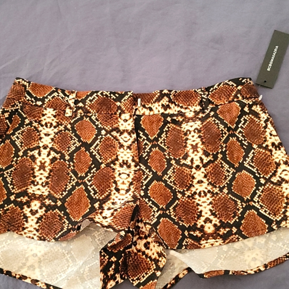 BCBGMAXAZRIA snake skin print shorts